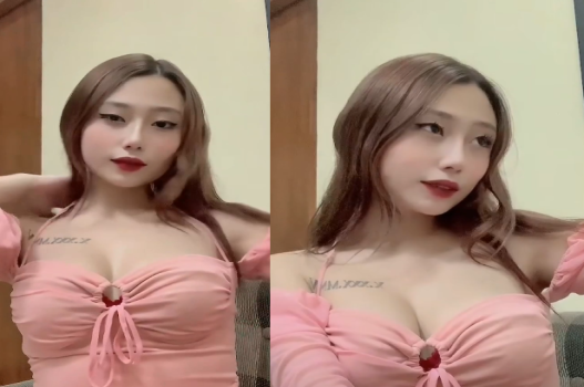 Vụng trộm gặp bạn thân ny ngay trước cổng